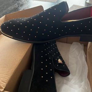 Men’s gold studded dress shoes